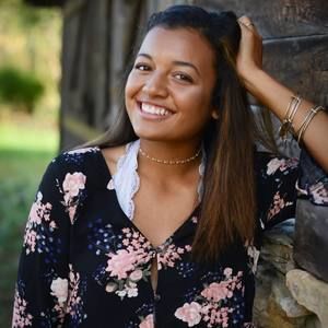 Meet your Posher, Renee